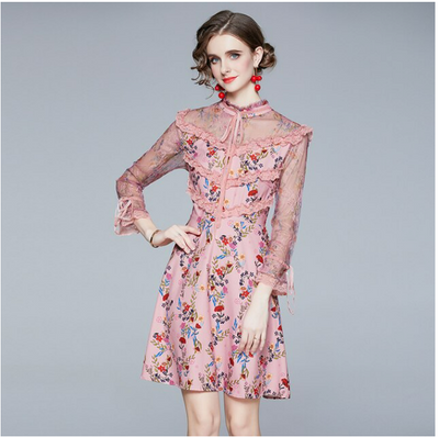 Vintage Ružové Kvetinové Krátke Šaty