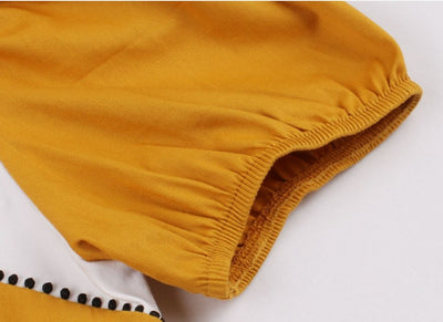 Pekné Žlté A Biele Šaty S Vintage Dizajnom