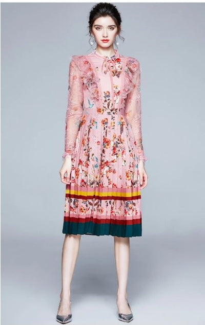 Ružové Kvetinové Šaty S Vysokým Pásom Zo 40. Rokov