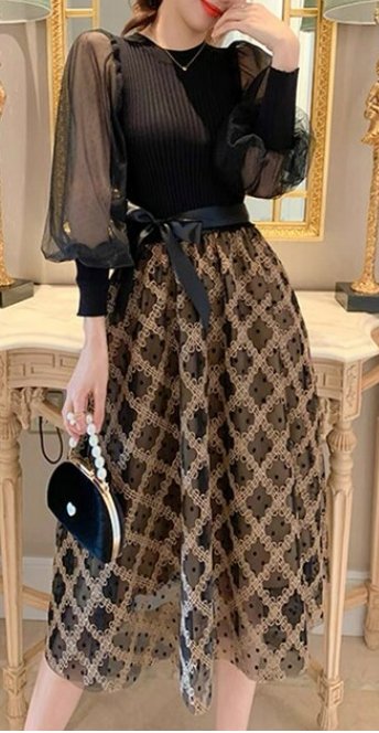 Vintage Čierne Kárované Šaty Zo 40. Rokov