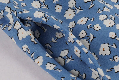 Vintage Modré Rozšírené Šaty S Bielymi Kvetmi