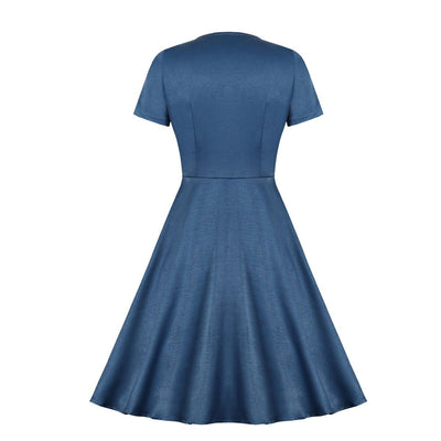 Vintage Šaty S Lodičkovým Výstrihom