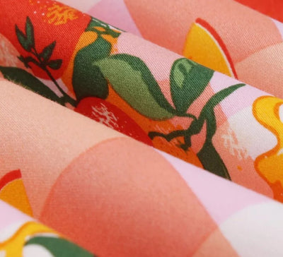 Vintage Šaty S Okrúhlym Výstrihom A Ružovými Kvetmi