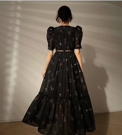 Vintage Čierne Šaty S Výstrihom Do V