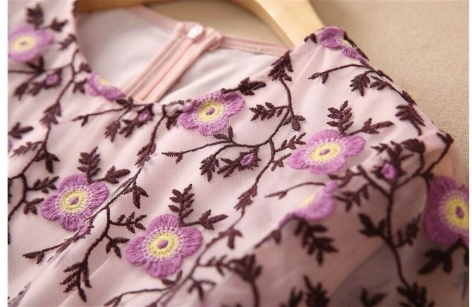 Petite Vintage Šaty Zo 40. Rokov