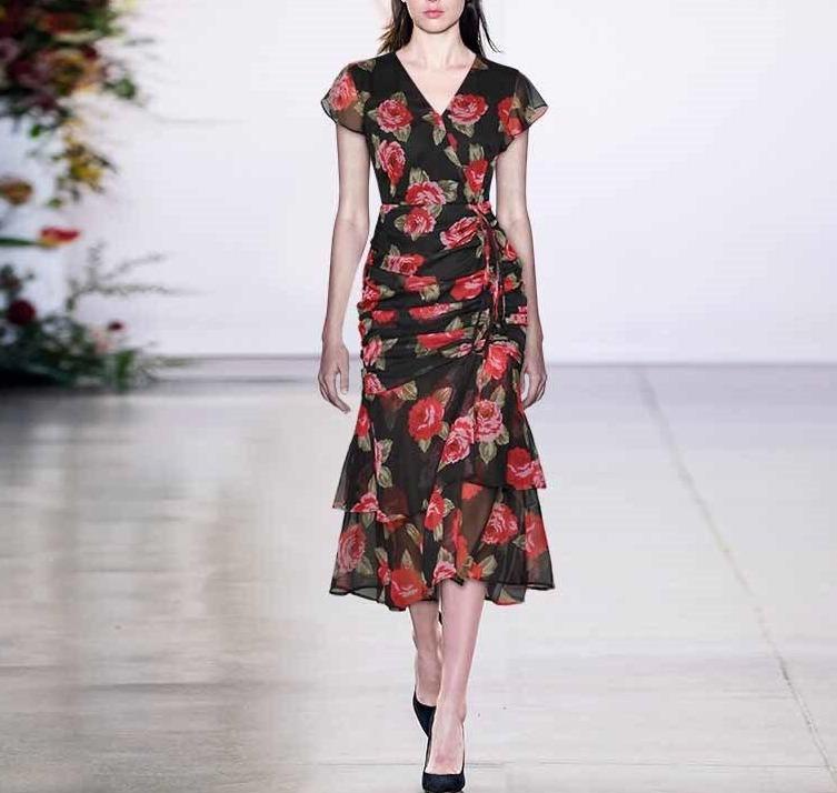 Čierno-Červené Šaty Zo 40. Rokov