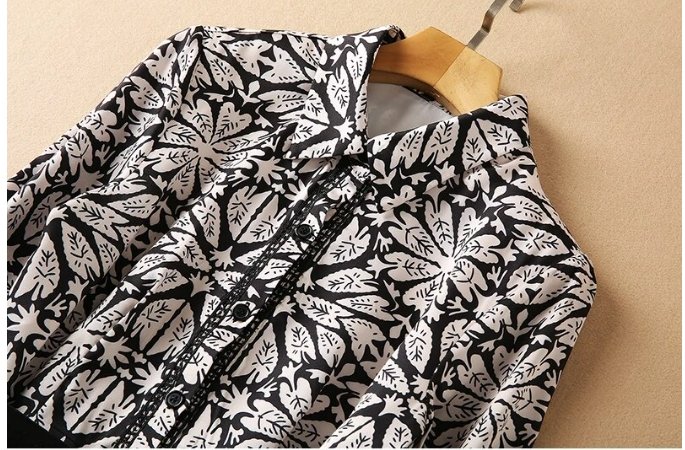 Šaty S Čiernymi Kvetmi Zo 40. Rokov