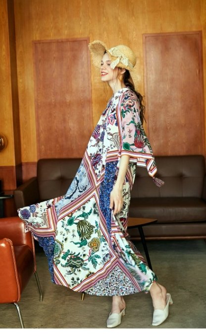 Asymetrické Kvetinové Šaty Zo 40. Rokov