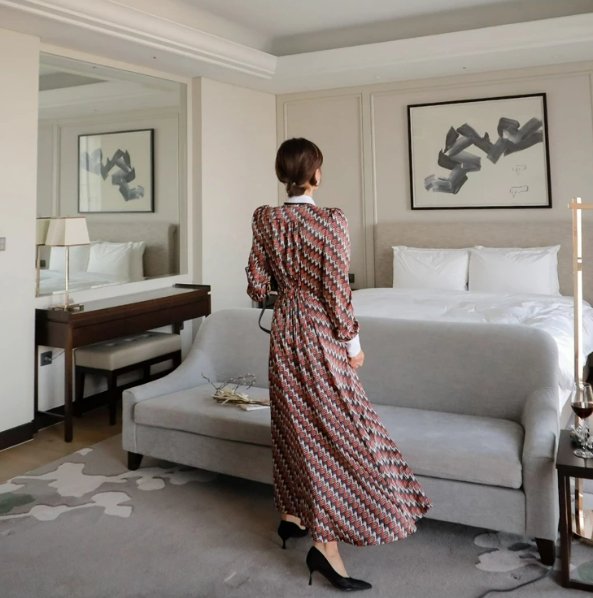 Fuchsiová Šatka Zo 40. Rokov