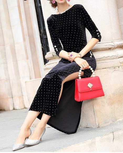 Čierne Gombíkové Šaty Zo 40. Rokov