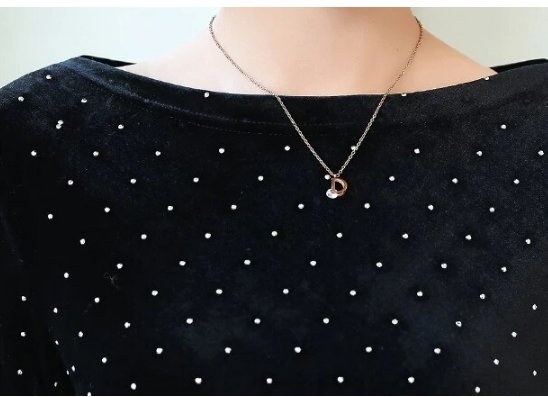 Čierne Gombíkové Šaty Zo 40. Rokov