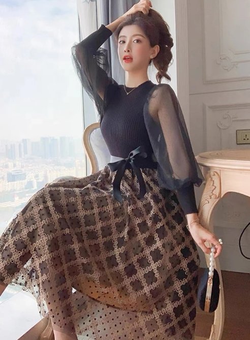 Vintage Čierne Kárované Šaty Zo 40. Rokov