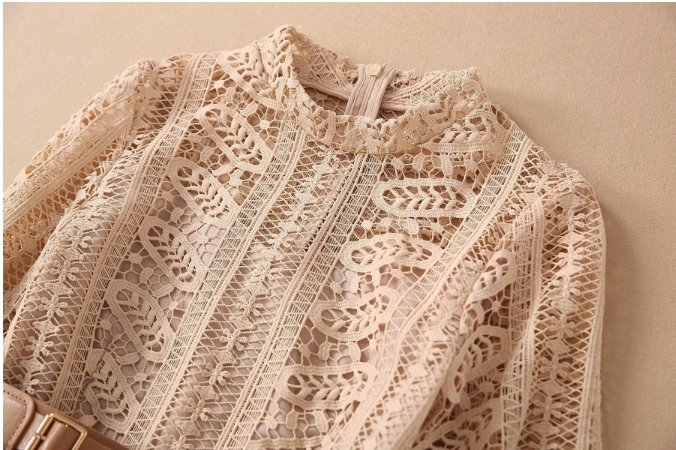 Vintage Bledoružové Čipkované Šaty