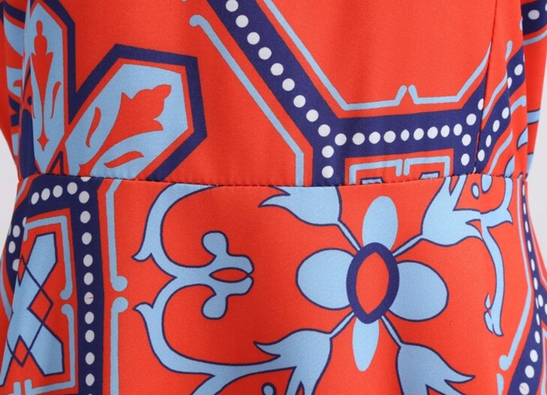 Vintage Šaty S Červenými Kvetmi