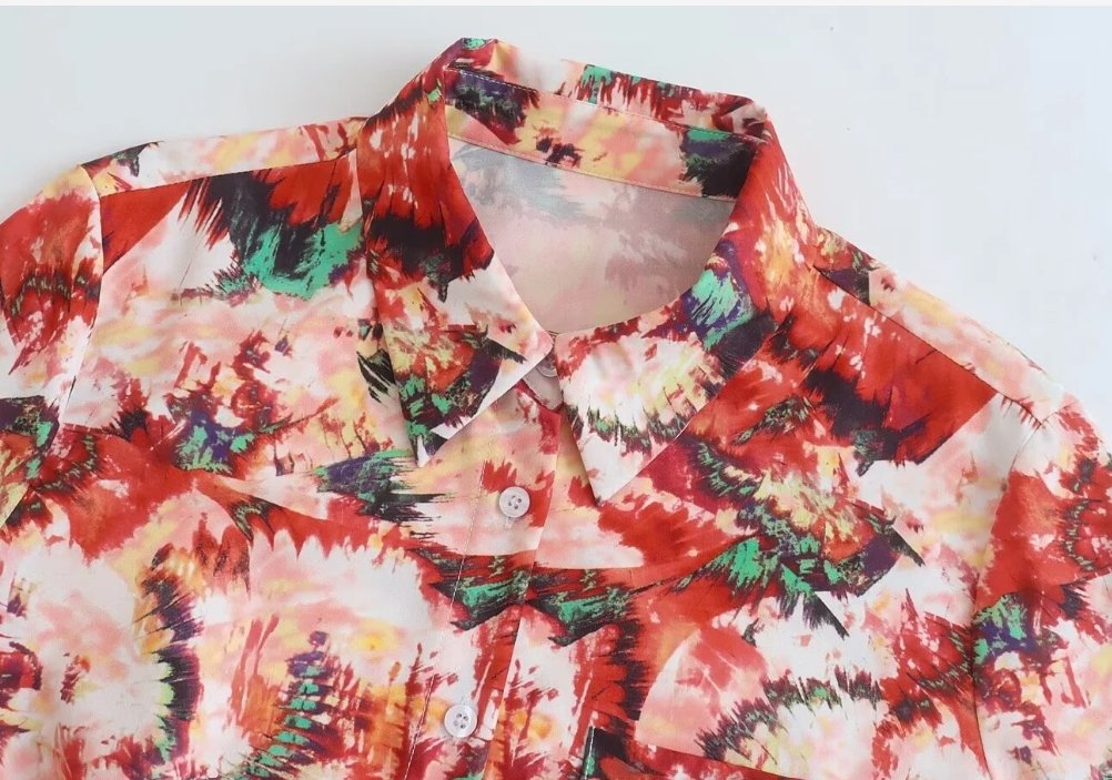 Fluidné Mestské Šaty Zo 70. Rokov