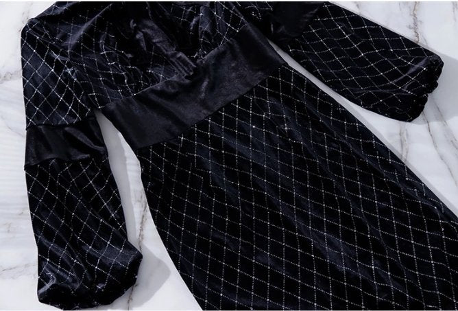 Vintage Šaty Z Čierneho Zlata