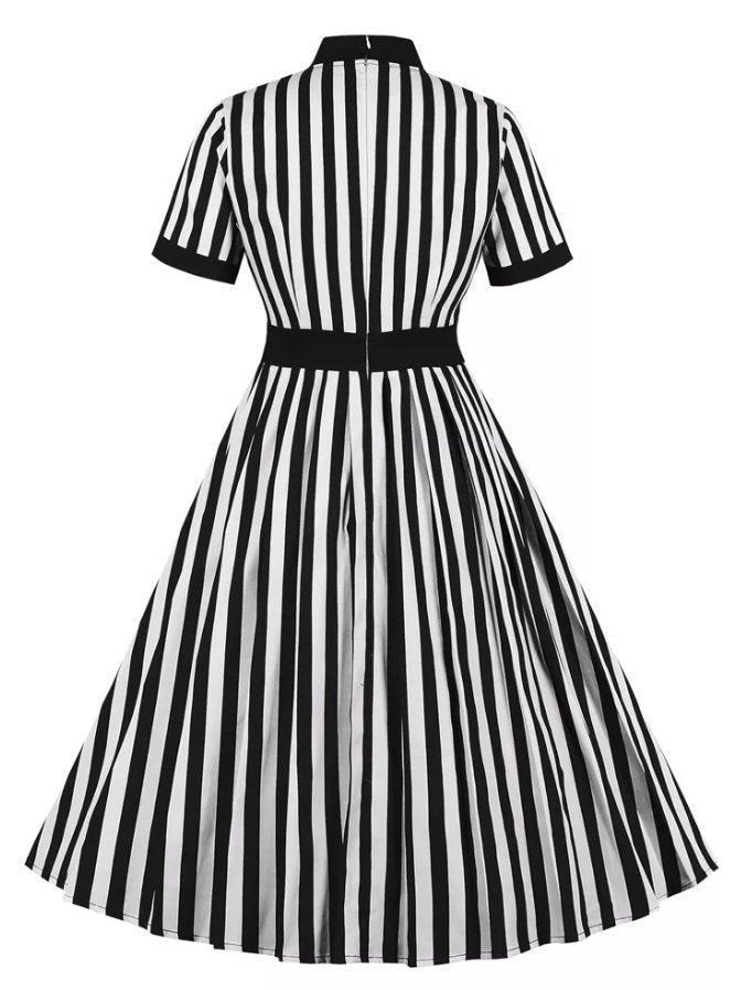 Vintage Trapézové Šaty S Mašličkovým Opaskom