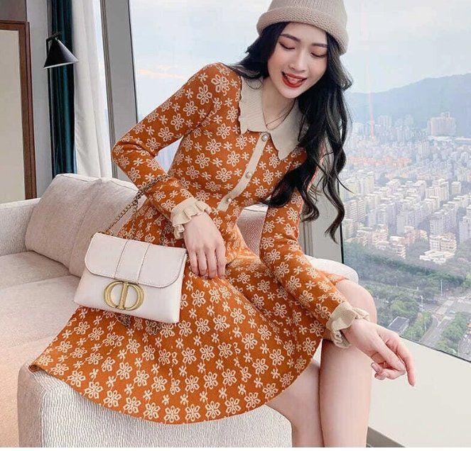 Vintage Oranžové Šaty Zo Starej Školy Zo 40. Rokov