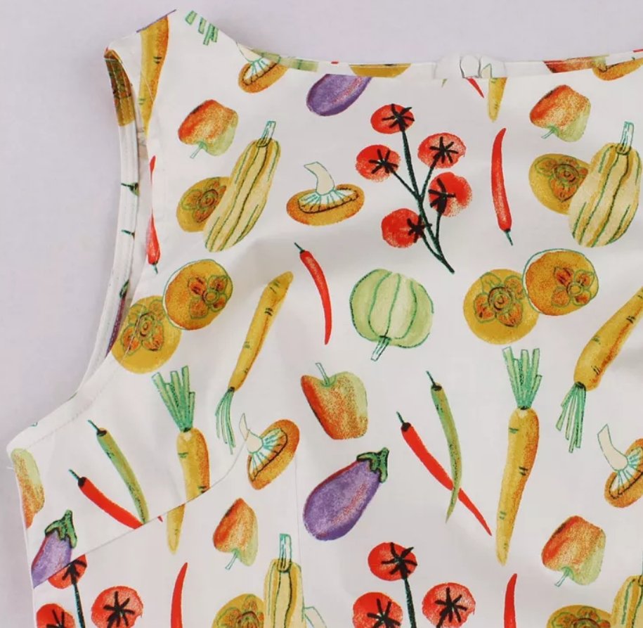 Vintage Krémové Šaty S Okrúhlym Výstrihom