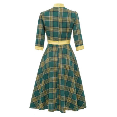 Vintage Zelené Šaty S Eleganciou