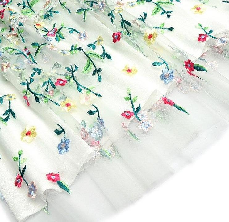 Biele Moderné Vintage Šaty